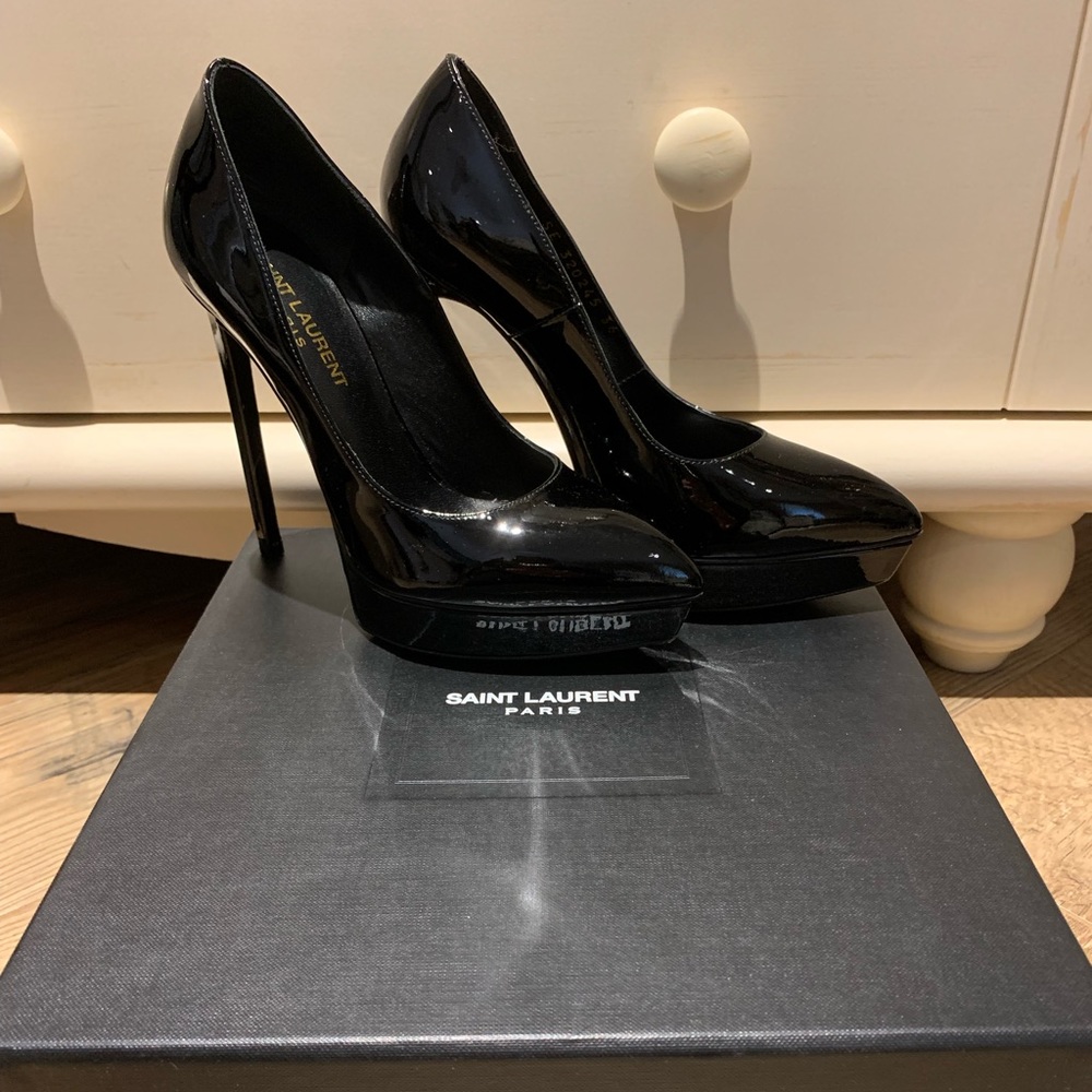 Saint Laurent Black Patent Janis Pumps size 6